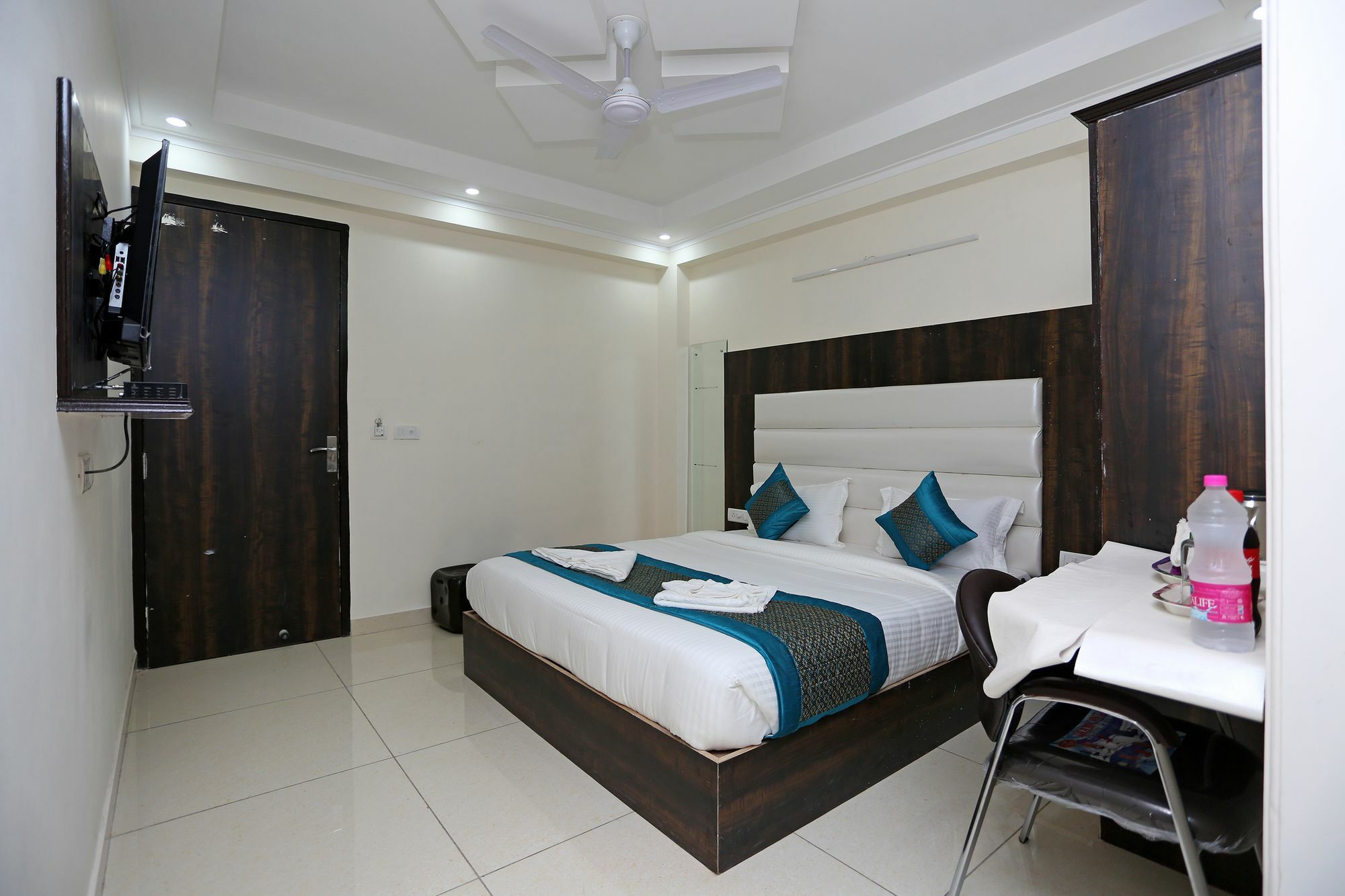 Hotel Aero Stay Нью-Дели Экстерьер фото