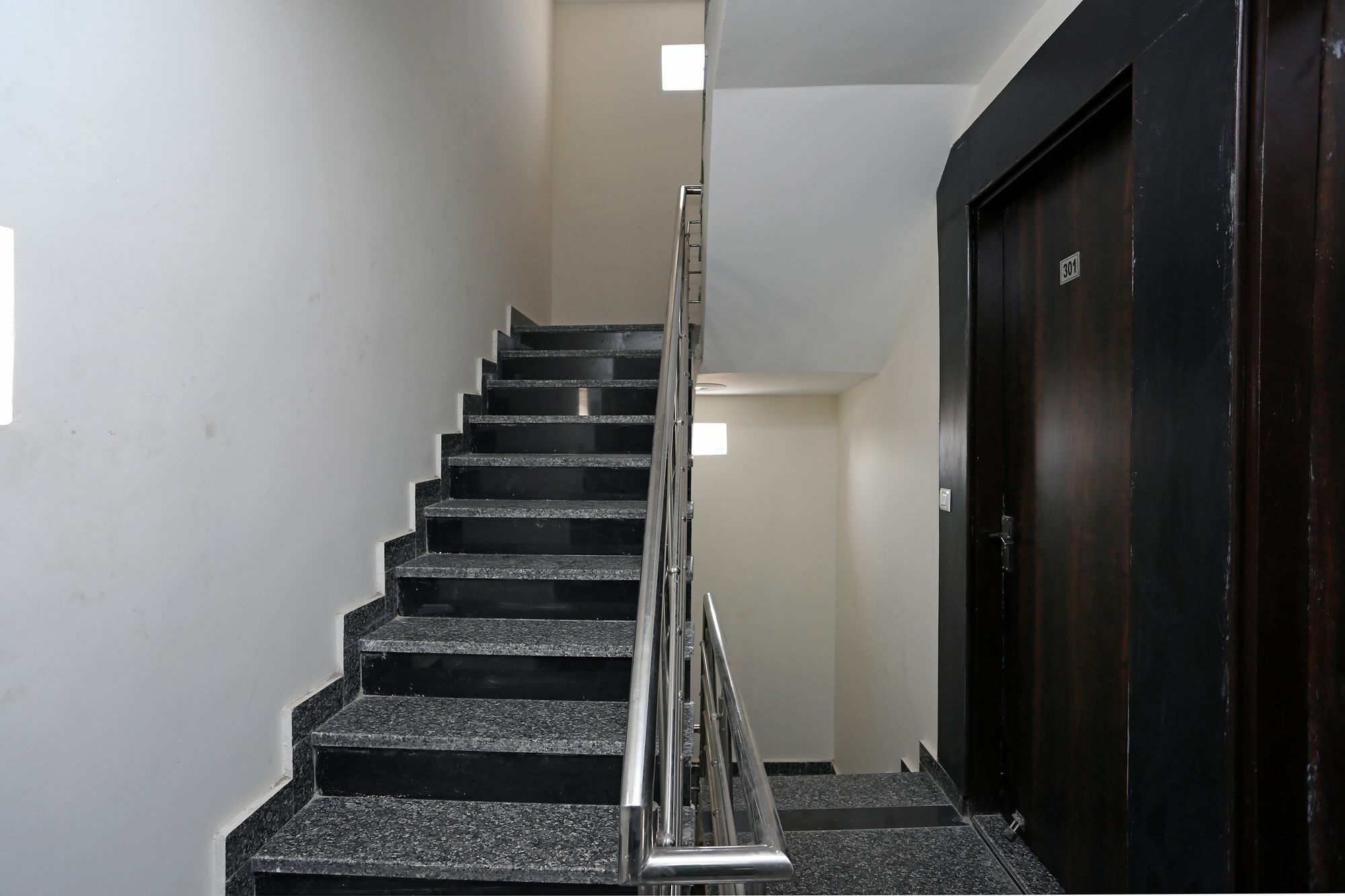 Hotel Aero Stay Нью-Дели Экстерьер фото